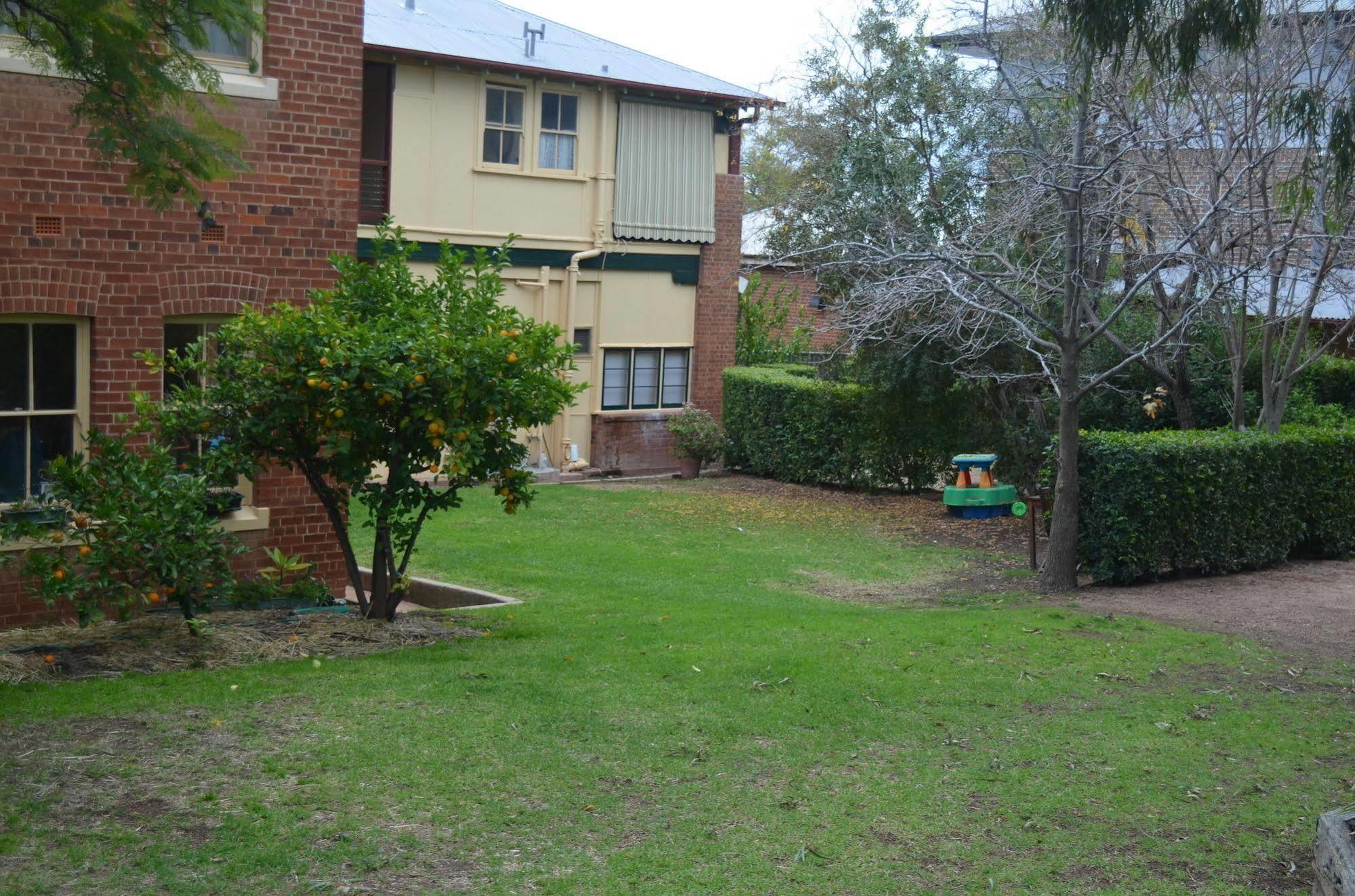 Old Parkes Convent Bed and Breakfast Esterno foto