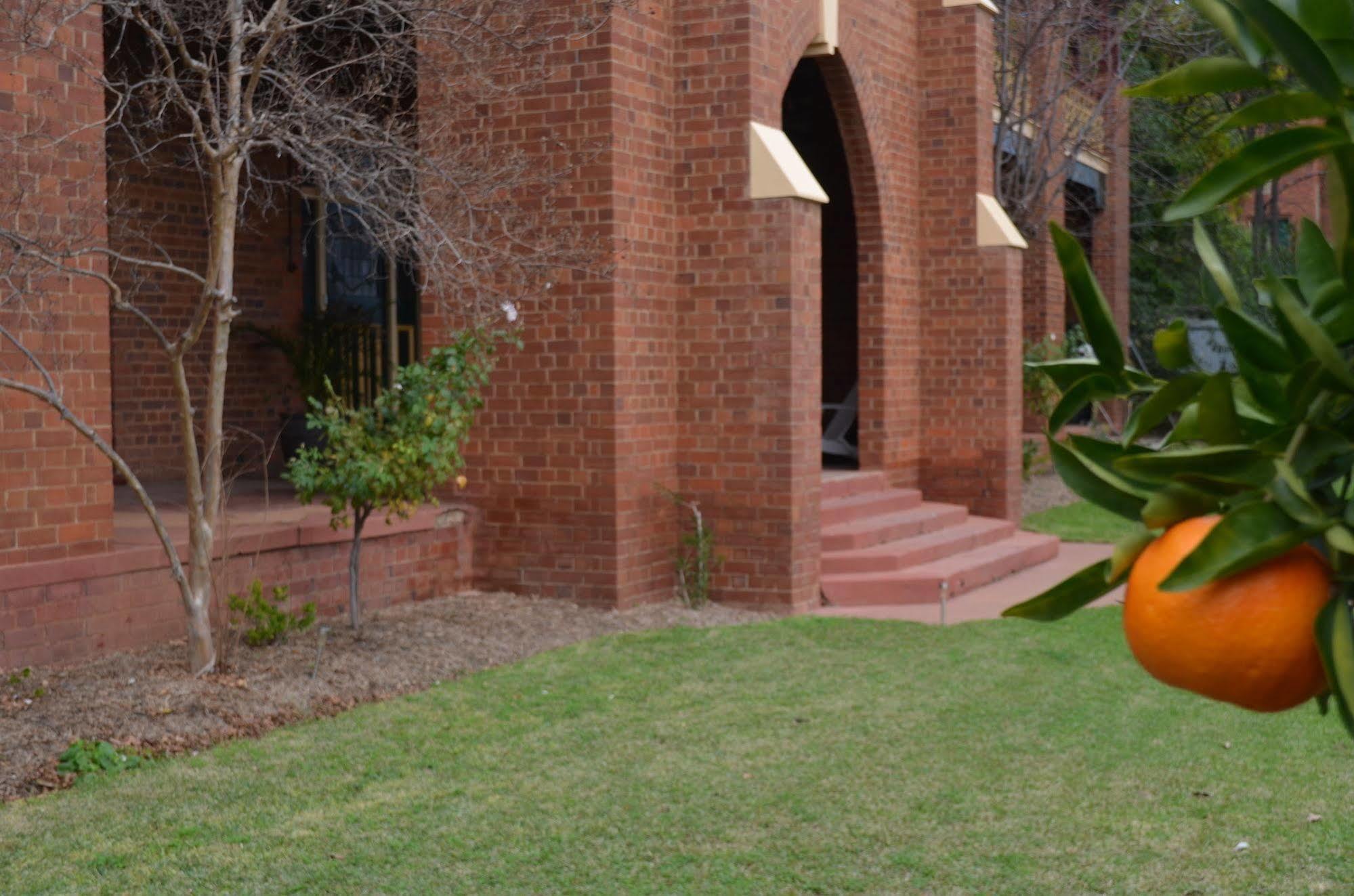 Old Parkes Convent Bed and Breakfast Esterno foto